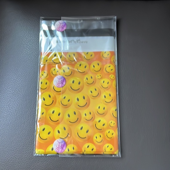 25 pcs Smiley Poly Mailers 6"x9" inches - Picture 5 of 5